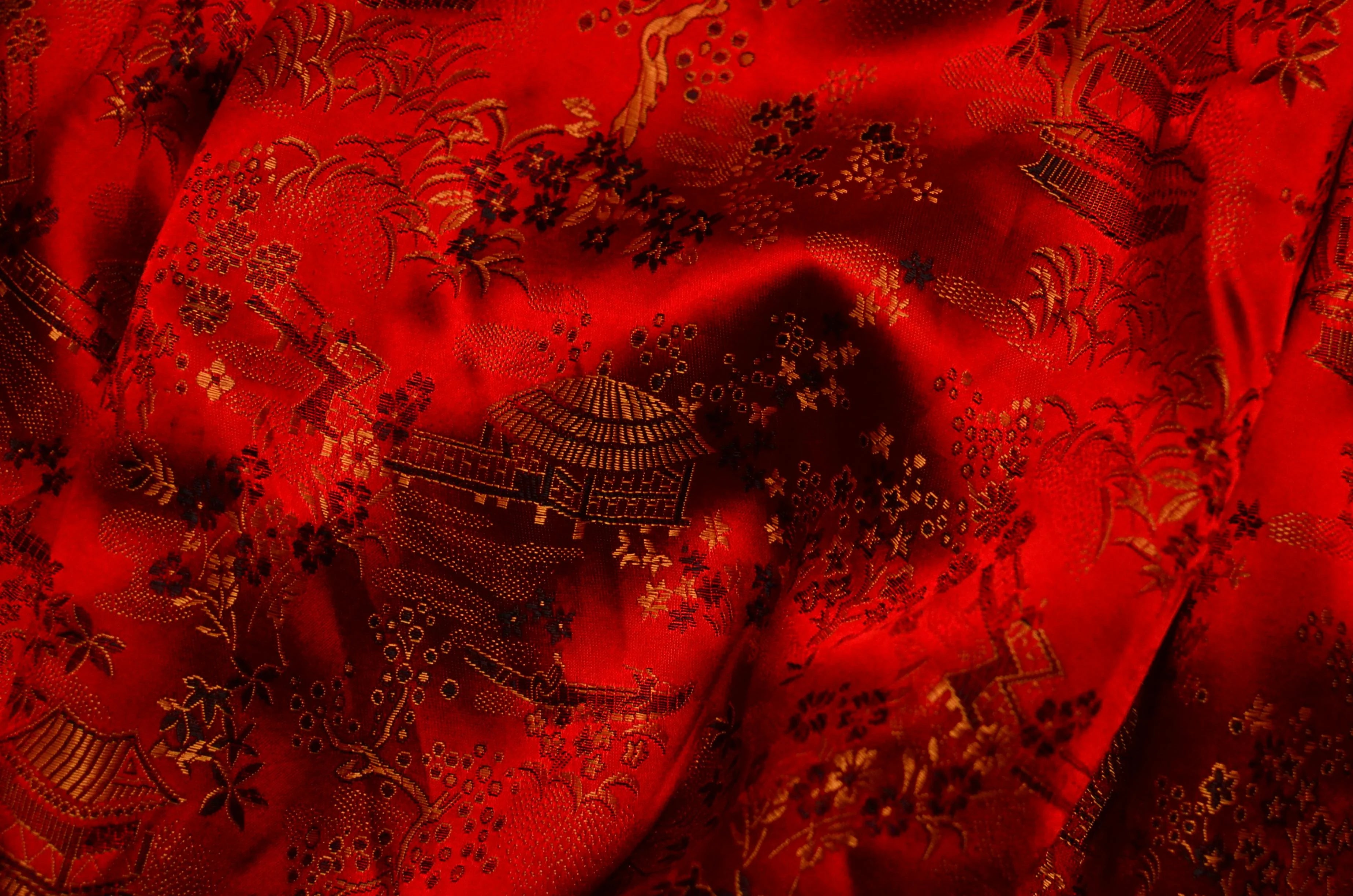 Parfums Dubaï et Parfums Orientaux : Une invitation à un voyage olfactif envoûtant