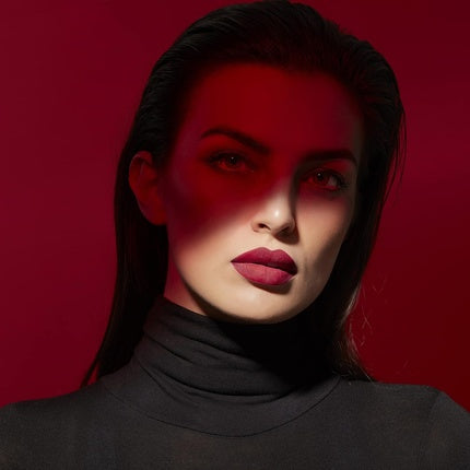 Deborah Milano Red Mat Matte Effect Lipstick with Collagen and Hyaluronic Acid 4.5g 34 Red in Winter