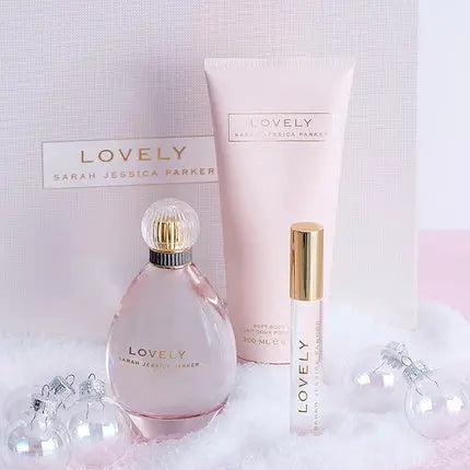 Lovely by Sarah Jessica Parker Eau de Parfum Spray Gift Set Sarah Jessica Parker