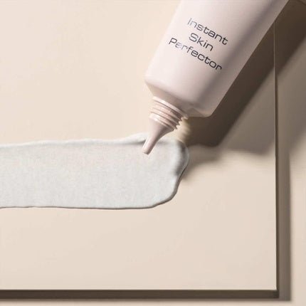 Artdeco Instant Skin Perfector Primer Light Fluid for a Natural Finish - Maison des fragrances