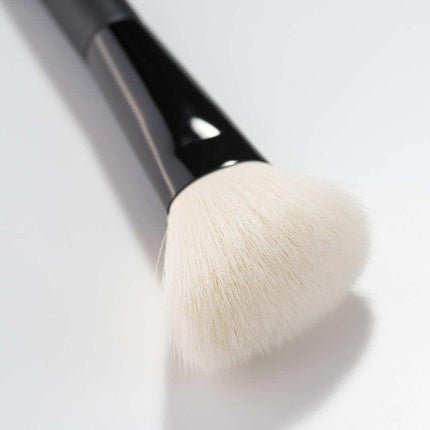 Artdeco Premium Quality Blusher Brush - Maison des fragrances