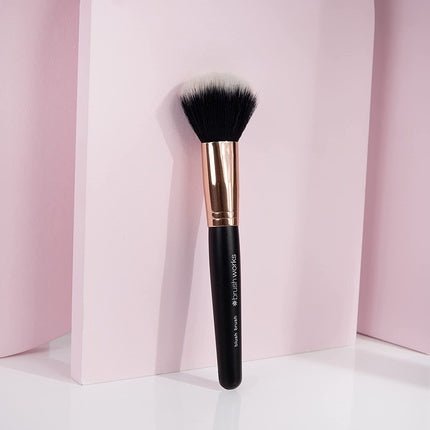 Brushworks Blush Brush Black and Gold 1 Count - Maison des fragrances