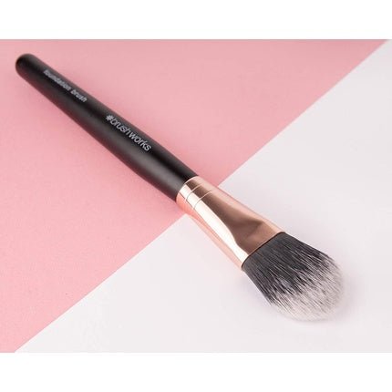 Brushworks Foundation Brush - Maison des fragrances