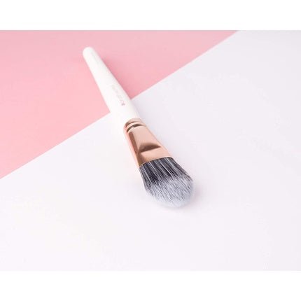Brushworks White & Gold Foundation Brush - Maison des fragrances
