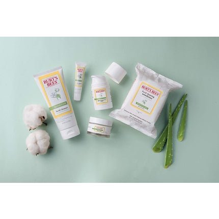 Burt's Bees Natural Face Cleansing Wipes with Cotton Extract 30 Wipes - Maison des fragrances