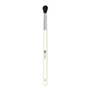 Cosmetic Brush for Blending Eye Shadow with Natural Bristles D82 - Maison des fragrances