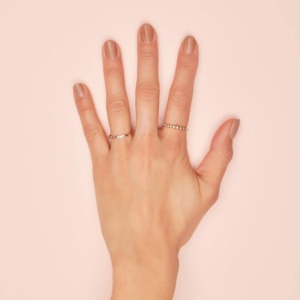 Deborah Milano Professional Semi - Permanent Gel Nail Polish 19 Nude Light Plumping Long Lasting 4.5ml - Maison des fragrances