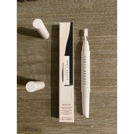 FENTY BEAUTY by Rihanna Brow MVP Sculpting Wax Pencil Universal - Maison des fragrances