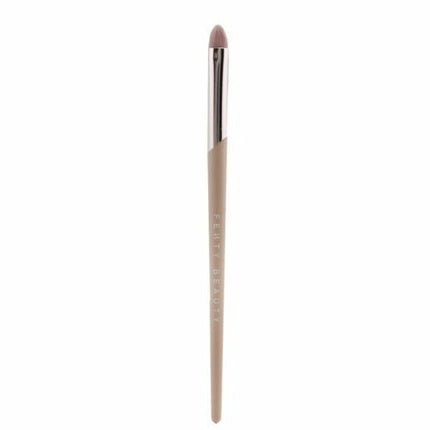 Fenty Beauty by Rihanna Precise Definition Eyeshadow Brush 220 - Maison des fragrances