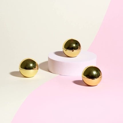 Gold Kiss Roll - On Lip Balm Moisturizing Regenerating Protective Soothing Vanilla - Maison des fragrances