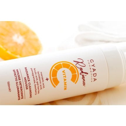 GYADA COSMETICS Radiance Cleansing Mousse Brightening Cleansing Mousse Removes Makeup Stimulates Cell Renewal Fights Signs of Aging and Expression - 150ml - Maison des fragrances