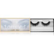 Huda Beauty Classic False Eyelashes - Maison des fragrances