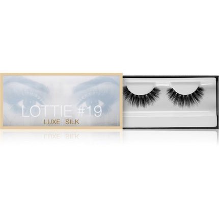 Huda Beauty Classic False Eyelashes - Maison des fragrances