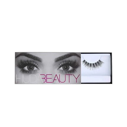 HUDA BEAUTY Classic False Lashes Giselle 1 - Maison des fragrances