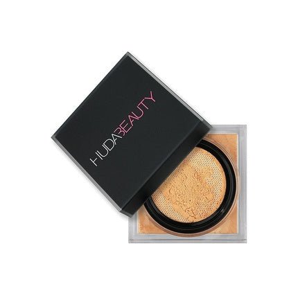 HUDA BEAUTY Easy Bake Loose Baking and Setting Powder in Blondie - Maison des fragrances