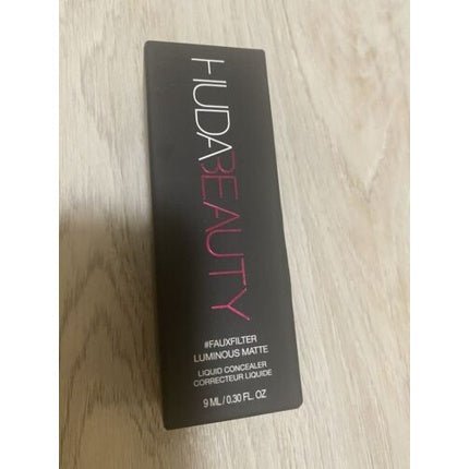 Huda Beauty Fauxfilter Luminous Matte Concealer - Maison des fragrances