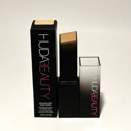 Huda Beauty Fauxfilter Skin Finish Foundation Stick 210B Chai - Maison des fragrances