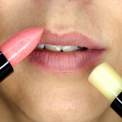 KIT Repair Lip Scrub Strawberry + Balm - Lip Exfoliator Strawberry + Balm - Camaleon Magic - Maison des fragrances