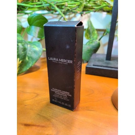 Laura Mercier Lumière Foundation 4W2 Chai - Maison des fragrances