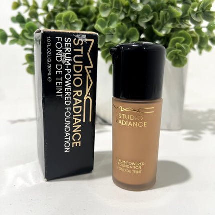 MAC Cosmetics Studio Radiance Serum - Powered Foundation C4.5 1.0oz Authentic - Maison des fragrances