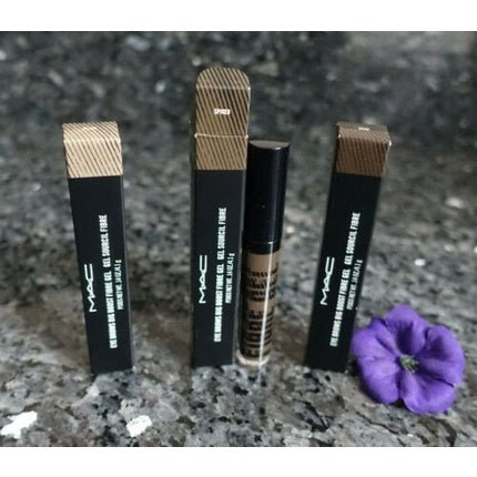 Mac Eye Brows Big Boost Exclusive Fibre Gel Stud Imperfect Box 10ml - Maison des fragrances