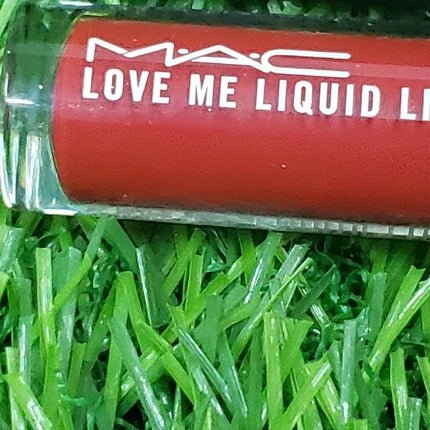 MAC Love Me Liquid Lipcolour Ruby Do! 0.1 fl oz - Maison des fragrances