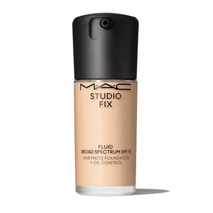 MAC Studio Fix Fluid SPF 15 24HR Matte Foundation with Oil Control NC16 - Maison des fragrances