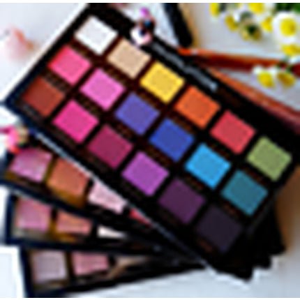 Makeup Revolution Eye Shadow Palette Pro Trends Mischief Mattes 18g - Maison des fragrances