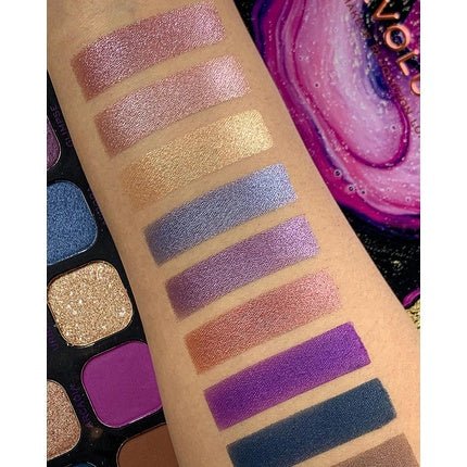 Makeup Revolution Forever Flawless Eyeshadow Palette Unconditional Love 18 Shades 19.8g - Maison des fragrances