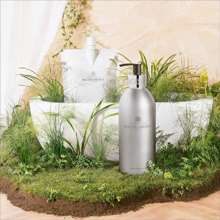 Molton Brown Re-charge Black Pepper Infinite Bottle One Size Fragrance (Fragrance) Mixte - Maison des fragrances