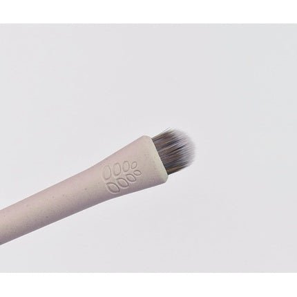 Natural Fiber Beige Eyeshadow Brush - Maison des fragrances