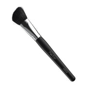 Oblique Brush for Cheeks 135113 - Maison des fragrances