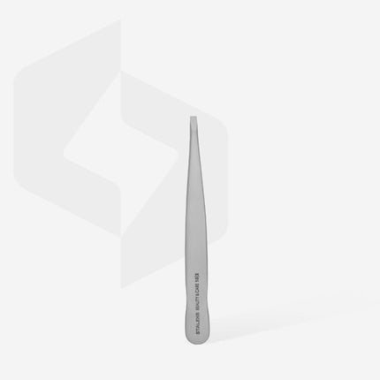 P - 08 Eyebrow Tweezers with PVC Protective Case 9.5cm - Maison des fragrances