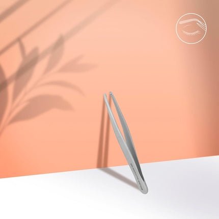 P - 08 Eyebrow Tweezers with PVC Protective Case 9.5cm - Maison des fragrances