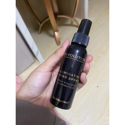 Revolution Sport Fix Fixing Spray Long - Lasting Matte Face Setting Spray - Maison des fragrances