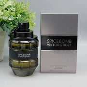Spicebomb par Viktor & Rolf Homme 3.04 Oz - Eau De Toilette Spray - Maison des fragrances
