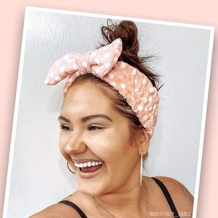 The Vintage Cosmetic Company Dolly Makeup Retro Headband Pink Polka Dot and Bow Design - Maison des fragrances