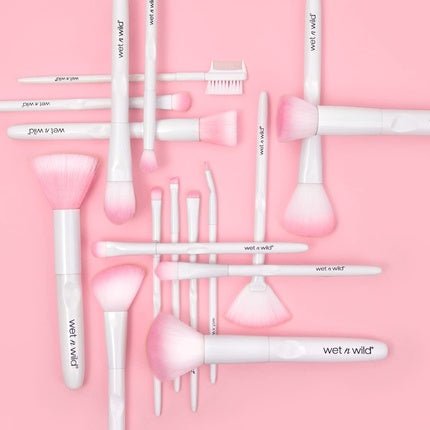 Wet 'N' Wild Crease Brush Long - Tipped Tapered Makeup Brush - Maison des fragrances