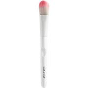 Wet 'N' Wild Foundation Brush Dense Flat Brush for a Streak - Free Finish - Maison des fragrances