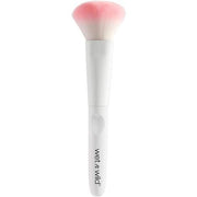 Wet 'N' Wild Large Powder Brush - Plush Brush with Soft Curved Bristles - Maison des fragrances