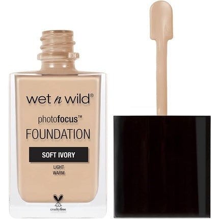 Wet N Wild Photofocus Foundation Smoothening Face Foundation Soft Ivory 30ml - Maison des fragrances